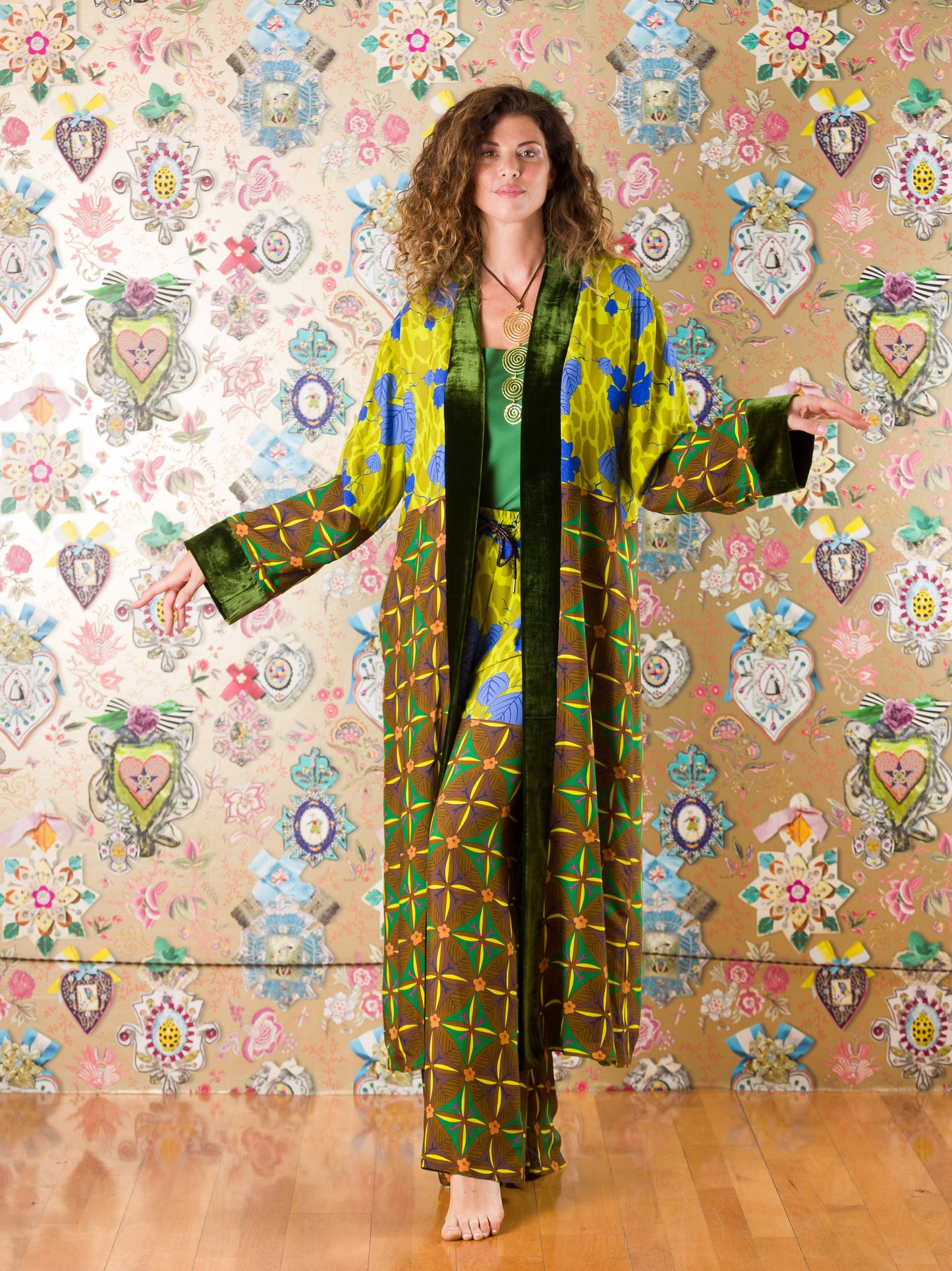 Kimono Louis Trichardt con bordo in velluto
