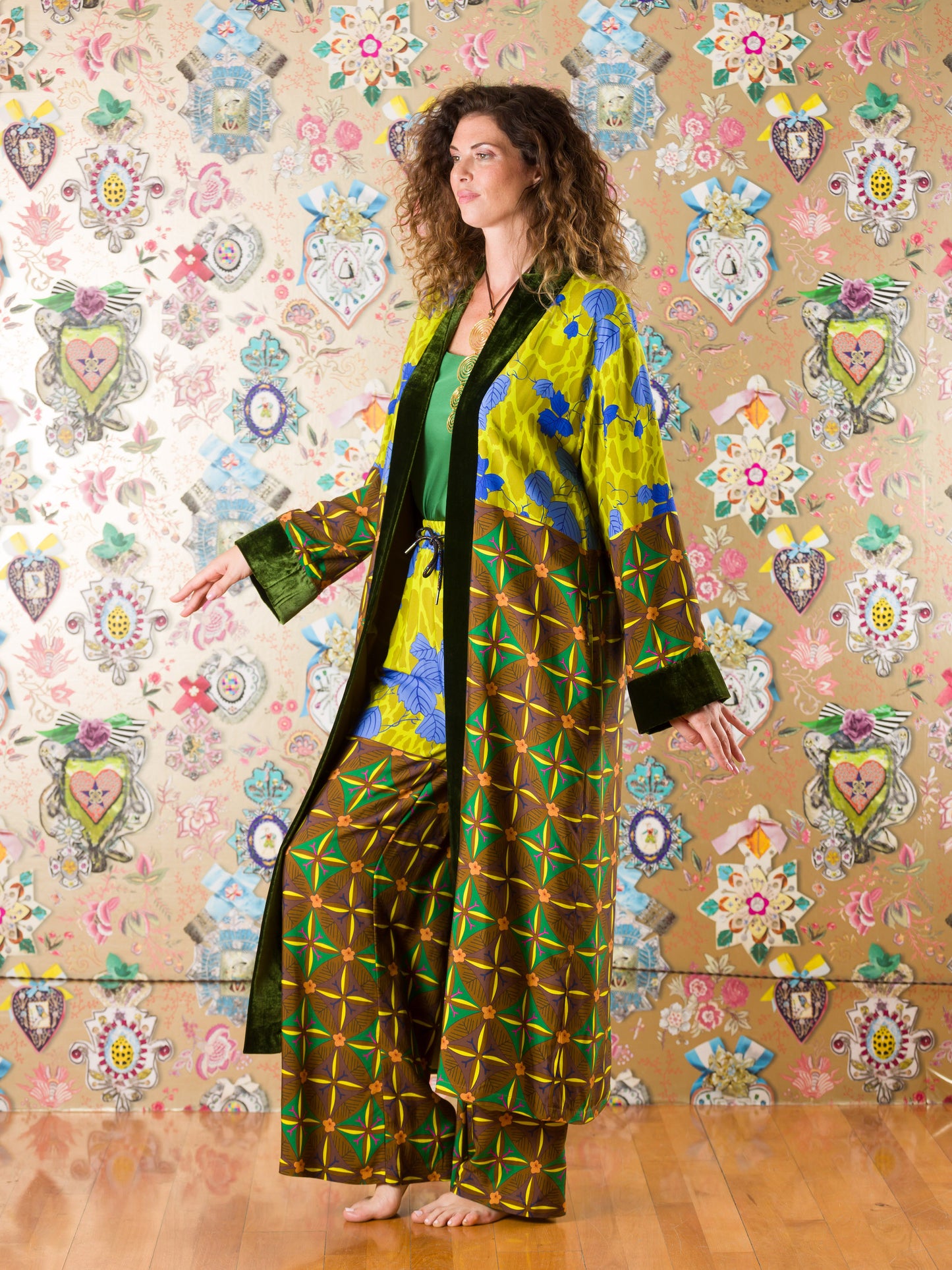 Kimono Louis Trichardt con bordo in velluto