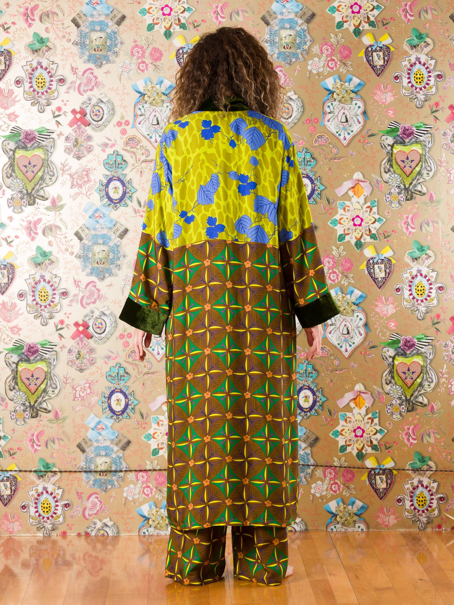 Kimono Louis Trichardt con bordo in velluto